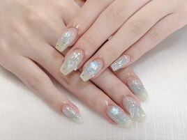 夏に人気水色チークに星ネイル