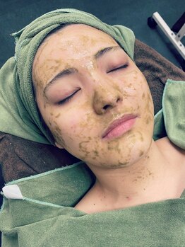 スプレッド(spread)の写真/当店大人気ハーブピーリング★肌に優しいタイプなので気軽に施術できるのが魅力♪気になる毛穴へアプローチ