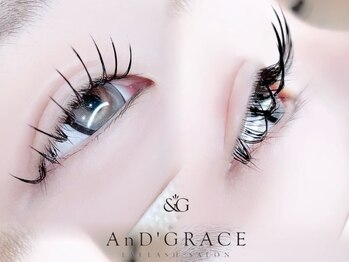 アンドグレース ブロウ 岐阜 大垣店の写真/《LEDマツエク×フラットラッシュ》圧倒的キープ力★水や汗に強く、施術後すぐの入浴や洗顔OK!敏感肌の方も