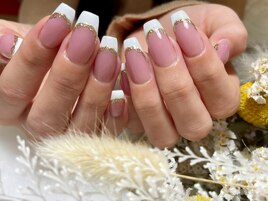 フレンチネイル×チェーンミラー