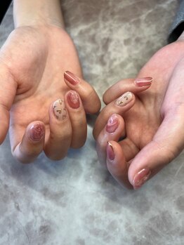 ネイルサロンアンドスクール ミリオン ケイテイ(MILLION KT)の写真/高技術はもちろん月1の楽しみになるように落ち着く空間にもこだわっています♪大人女性向け上品デザイン＊