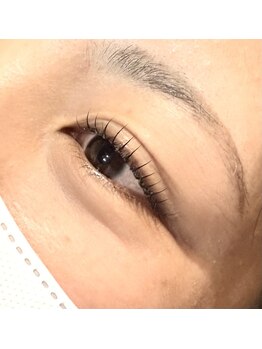 アイラッシュサロン エフ(f)/束間 まつげパーマ