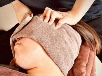 ミニハグ(mini.89)の写真/凝り固まった首/肩をしっかりほぐします。施術後はスッキリ軽くなるのを実感♪初回全身もみほぐし60分¥5300