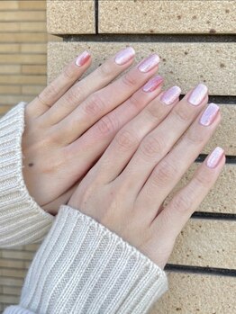 イリス(iiris)の写真/トレンドカラーを厳選したワンカラーネイルで旬の指先に♪ オフィスにも私生活にもなじむ上品な仕上がり★