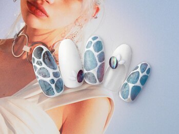 ココローズ(COCOROSE)/波模様ネイル