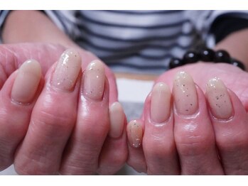 プチリリィ(Petit Lily)/キラキラミルキーカラーネイル