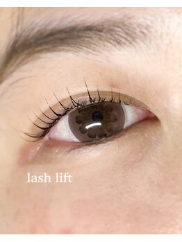 ユードット(u.)/ラッシュリフト(shizuka担当)