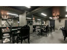 ネイルアンドアイラッシュ シシュ 高槻店(nail&eyelash SyiSyu)の雰囲気（広々とした落ち着いた店内☆）