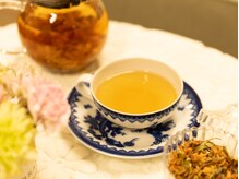 健楽の雰囲気（施術前と後には温かい中国茶を提供いたします＊）