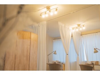 エピス(eps.)/ネイルの席は4席