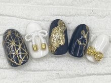 ハニービービー(Honey Bee Bee)/元旦ネイル