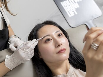 アイブロウサロン EYE like me [眉毛専門店]横浜店2nd 【12月3日OPEN予定】/ HBL手順12:メイク