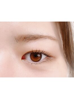 ナチュラル上品な目元にしたい