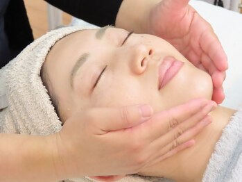 エミニナル(EMININAL)/オールハンドマッサージ