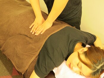 東洋ソフト整体院【中国式整体/マッサージ/もみほぐし/肩こり/腰痛/疲労/頭痛専門】/施術風景