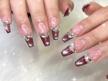 チル(chill)/ボルドーフレンチネイル