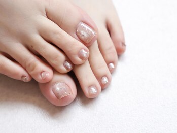 ディーネイル アイラッシュ オカザキ(DEE nail×eyelash okazaki)の写真/【オフケア込◆フットプレミアム定額¥7150】ハンド＆フットの同時施術(+¥2200)もOK！