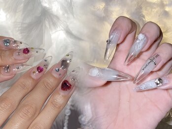 キティックネイル(Kittic nail)の写真/強度の高い長さ出しが可能だから夢のロングネイルが叶う。爪先の透明感を活かしても可愛い♪