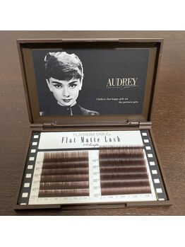 ホワイトジュエル(white jewel)/フラットラッシュブラウン