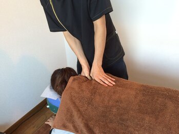 武医整体院/肩や背中の施術
