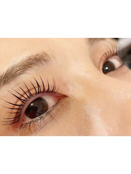 ネイル・アイメニューの同時施術が可能