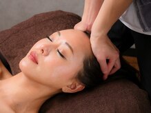 廻手の雰囲気（しっかりとしたの圧で頭皮の凝りをほぐします☆）