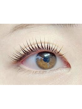 ナチュラル上品な目元にしたい