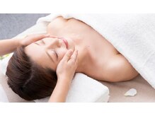 ビューティスタジオ マーニャ(Manya)の雰囲気（イオン導入とオリジナルフェイシャルで悩みレスの艶肌へ♪）