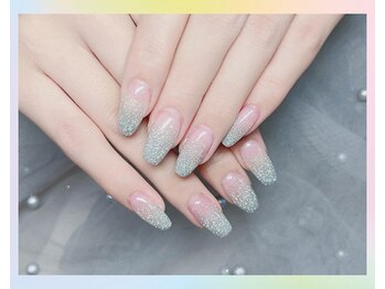 ワイアンドワイ(Y&Y)/ラメグラデネイル