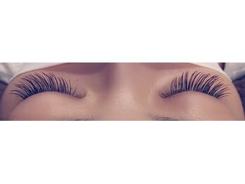 フリルアイビューティ 豊中店(Frill Eye Beauty)/