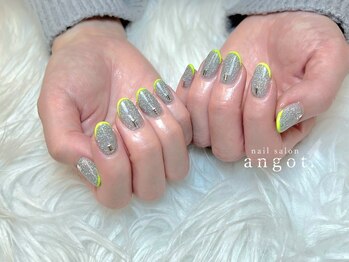 アンガット(angot.)/個性派スキニーフレンチネイル