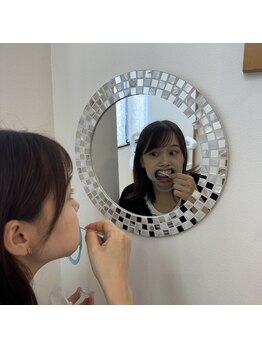 スマイルラボ 金沢店/7.ホワイトニングジェル塗ります