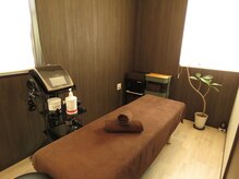 らくとこ整骨院の雰囲気（リラックスできる個室を完備）