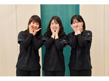 ククナ 桜木町駅前/小顔矯正メンバー集合写真