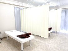 ビオ接骨院 小牧院/仕切られた半個室の施術所！