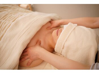 エンボディメントラボラトリー エイトレターズ(Embodiment Lab. 8 LETTERS)/アロマリンパトリートメント1