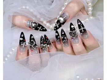 黒グラ ピアス 地雷系ネイル