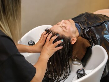 ホリデイ(HOLIDAY)/夢シャンプー台でヘッドスパ