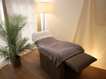 シミケア×大人の肌質改善sol.高槻【光フェイシャル/たるみ/毛穴/シワ/美白】の雰囲気（【エステが初めての方も】リラックスしていただける空間です。）