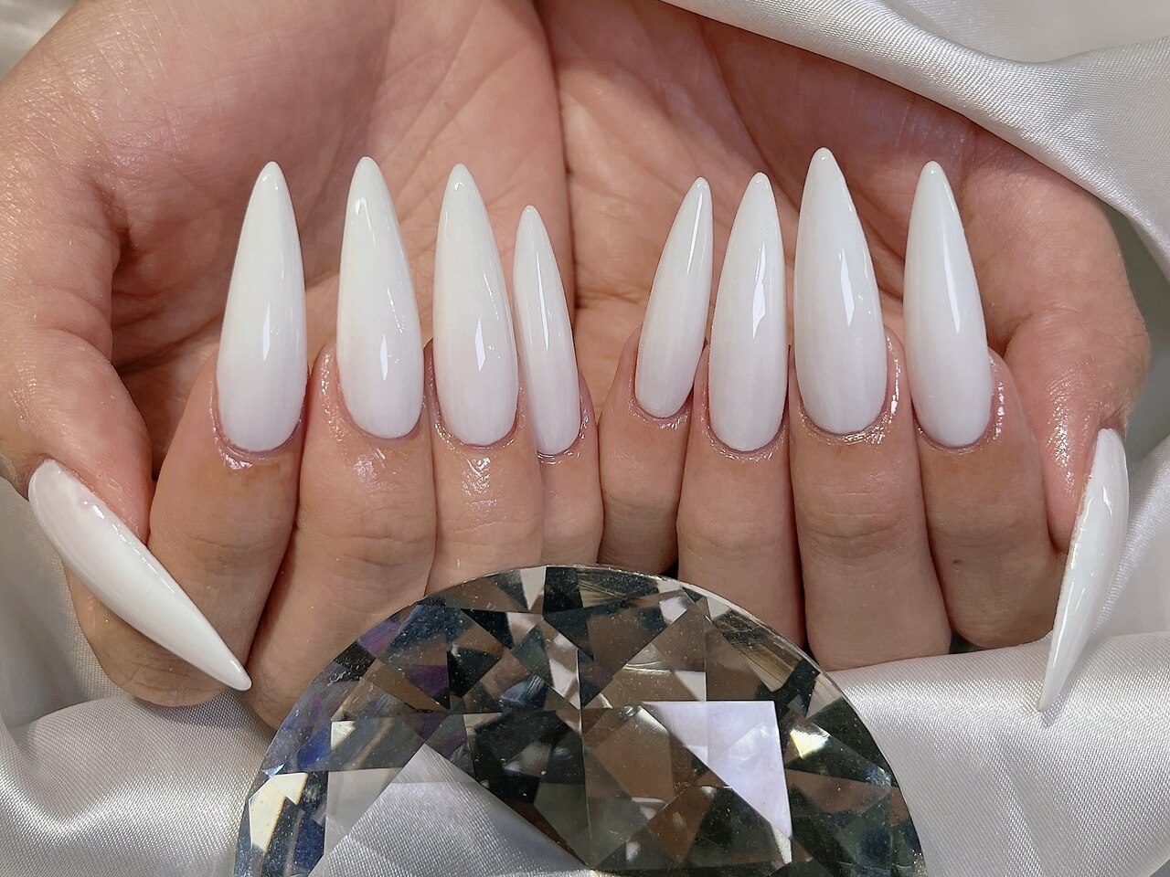 2025年秋トレンド】ホワイト ワンカラーのネイルデザイン集｜人気順