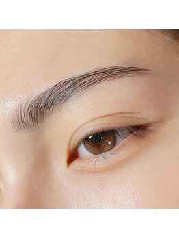 アングゥイー(ungu iE)/ハリウッドブロウリフト