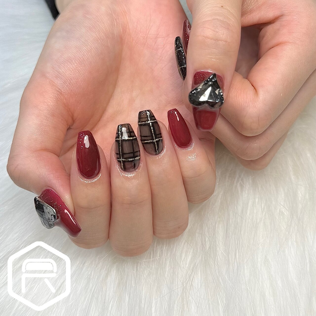 2025年-2026年冬トレンド】ボルドー ハートのネイルデザイン集｜人気順