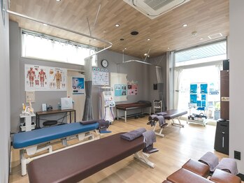 おざき鍼灸接骨院 高茶屋院/清潔な施術室