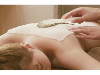 エムスラッシュアヴェダ 自由が丘(M.SLASH AVEDA)/ポカポカじんわり海泥パック