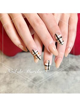 ベージュチェック柄ネイル