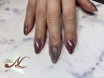 ナップ ラバーズ(Nap Lovers)/大人かわいいマグネットネイル