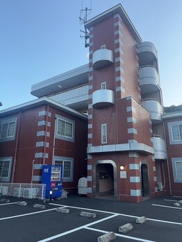 エクラ 舞鶴店(eclat)/レンガ状の外観☆