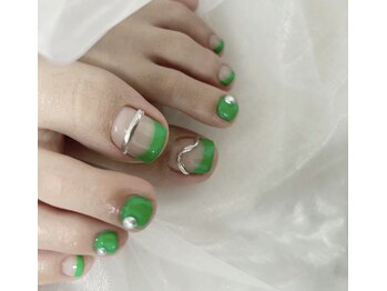 Mネイル/緑フットフレンチ