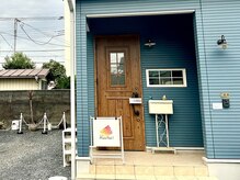 ターコイズブルーの一軒家サロン☆Google MAPでお越しください。