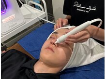 プラチナムブロウ 長岡店(PLATINUM BROW)/ハイドロフェイシャル施術風景